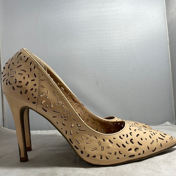 Report nude laser cut floral cut out pointed toe pumps size 9 - Picture 1 of 7